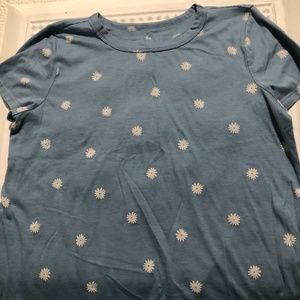 SO  Blue with white daisies T-shirt, size L